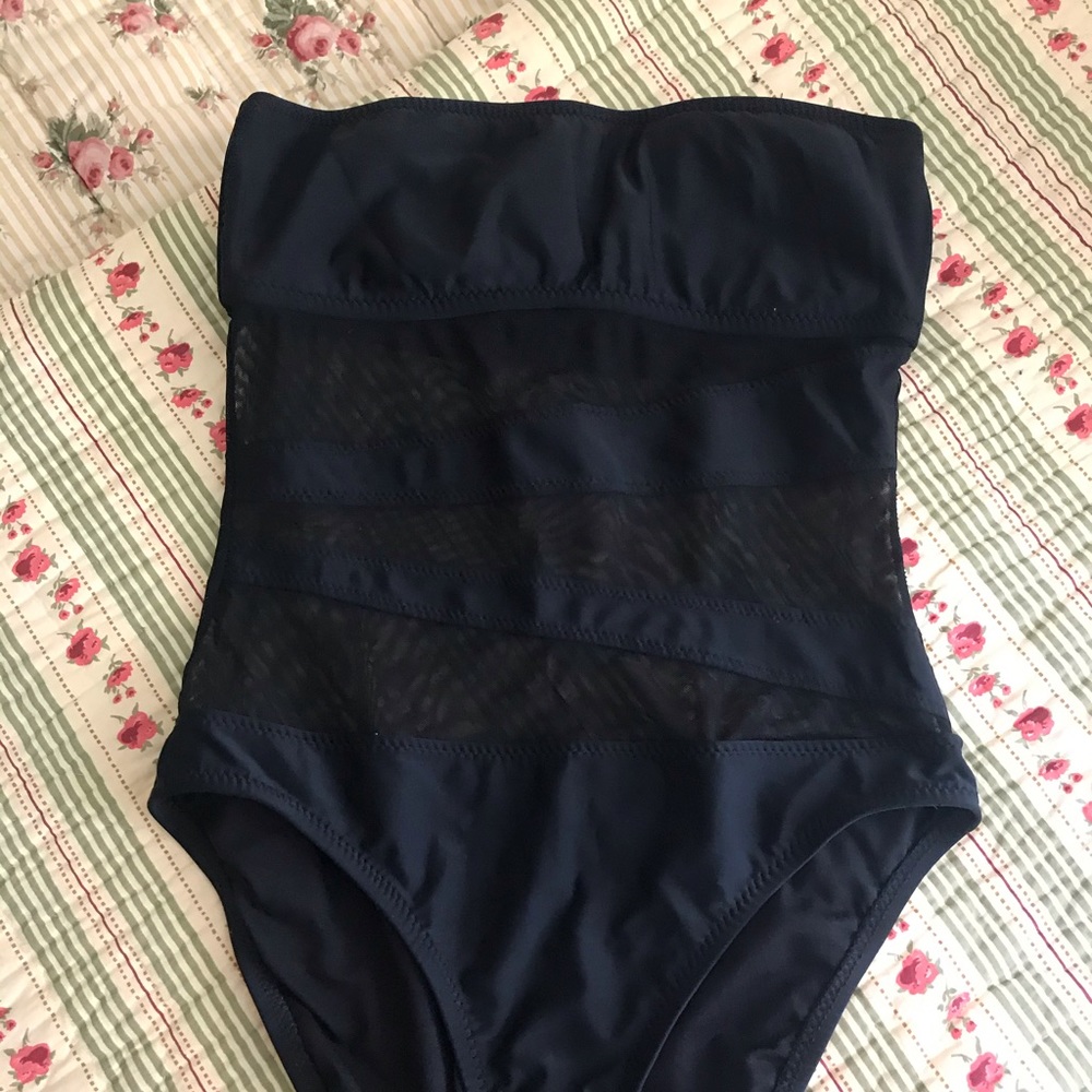 Sheet striped Strapless one piece bathing suit